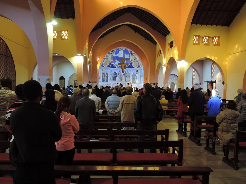Sonntagsmesse in der katholischen Kirche von Marrakesch