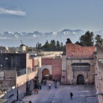 Blick von der Kosybar über den Badi-Palast zum Hohen Atlas